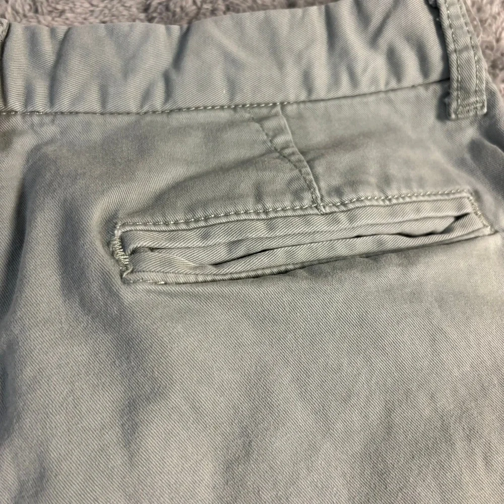 Gap Kids Boys Lived-In Khaki Chino Shorts Gray Sage Green Husky Size 12